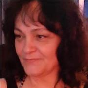 Insegnante di pianoforte classico impartisce lezioni private a domicilio